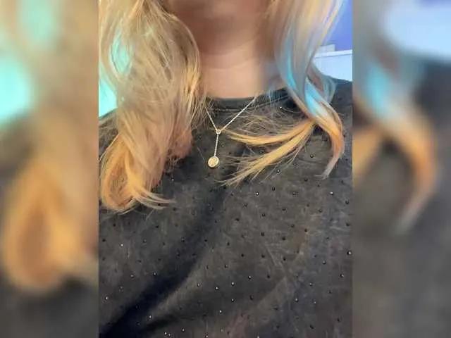0------0 on BongaCams 
