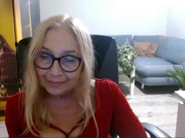 BlondeSofia's avatar