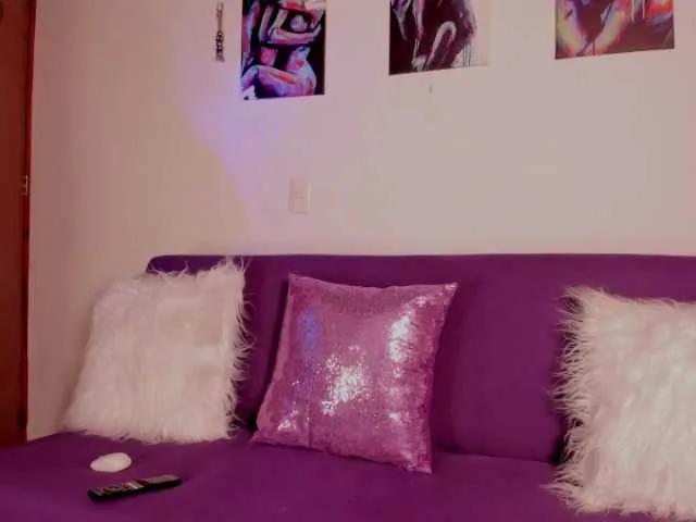 Charlotte-Bayron on BongaCams