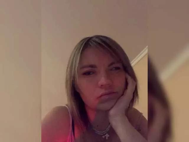 Ella-Pearlie on BongaCams 