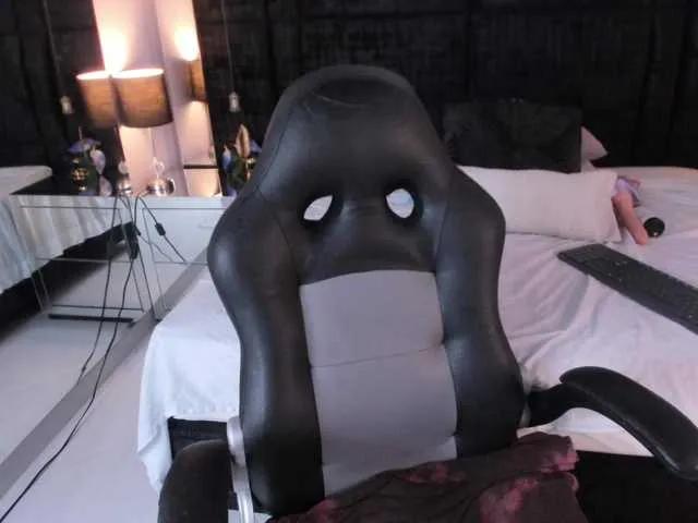 EvaMilfXXX — Freechat on BongaCams