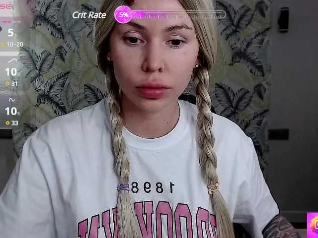 Foxymoxy19 on BongaCams