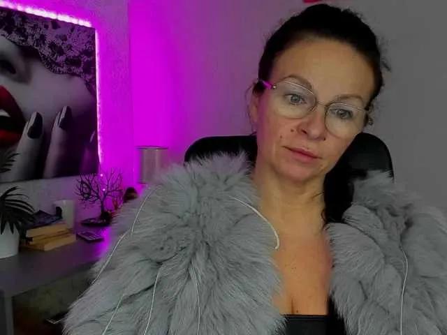 HelenSHOW1's avatar