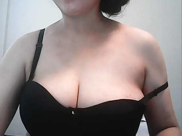 hotbabyasian on BongaCams