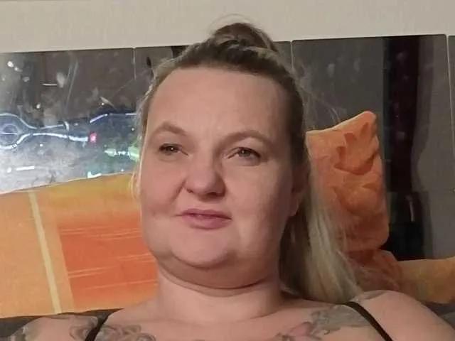 InkedBlondi86 — geiler schwanz,