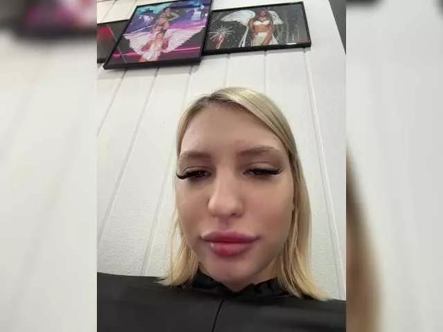 KettyPretty25 on BongaCams 