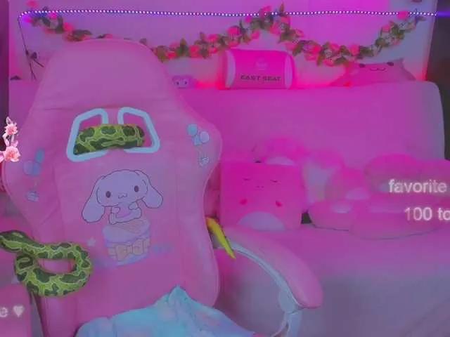 LittleKitsune on BongaCams