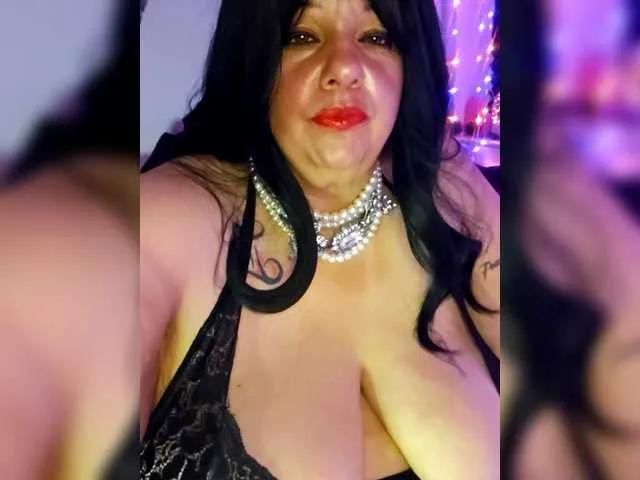 LustySin — Showing off my pussy, tell me you love to worship me, intelligence, great conversation.