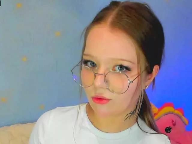 MelMooon on BongaCams 
