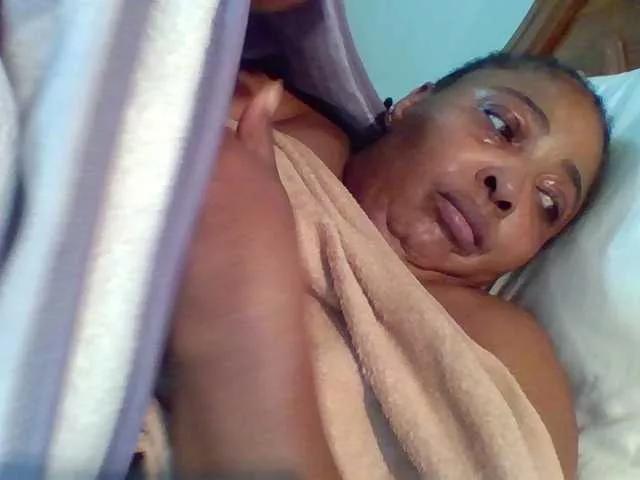 pussylips53 on BongaCams 