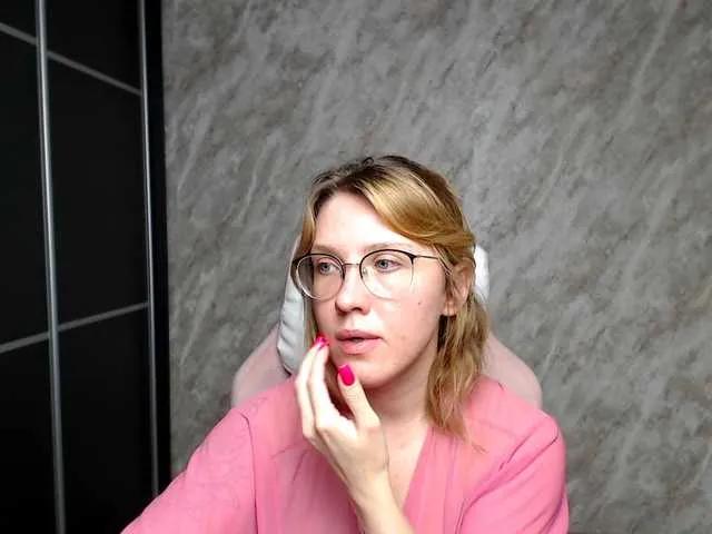Regimasmile on BongaCams