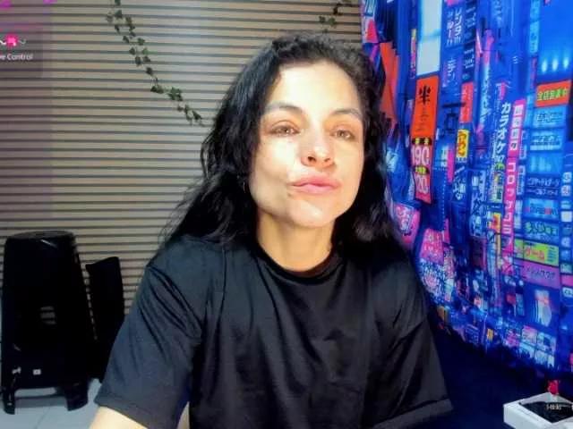 rosse2504 on BongaCams 