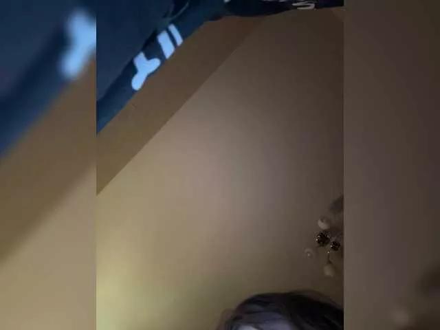 Tati16 on BongaCams 