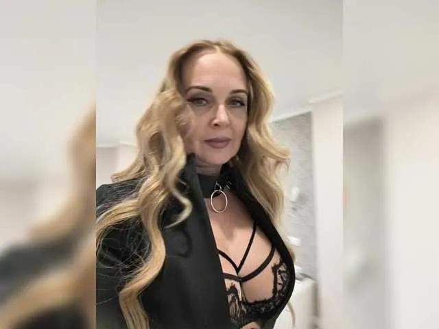 XxxSexyMilfxxX — I am excited by sensuality, passion, a look and a beautiful penis.