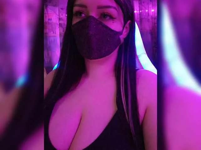 YennSI on BongaCams 