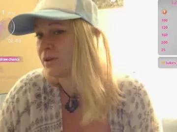 dixie_comanche on Chaturbate 