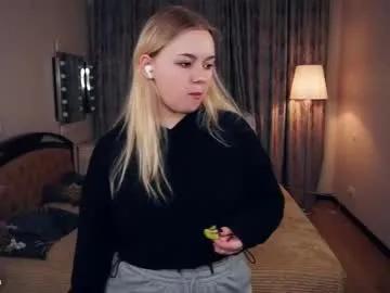 emelianae on Chaturbate 