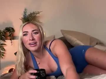 heyskylar — new week, new vibes  goal: take my top and shorts off #bigass #new #18 #bigboobs