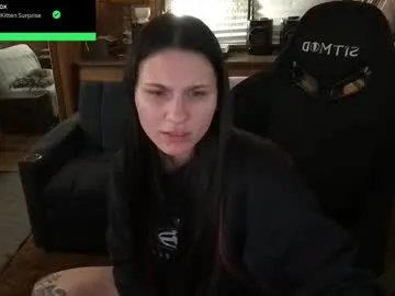 incognitoqueen — hoodie comes off !!! <3 take us private for more spicy action  [600 tokens remaining]