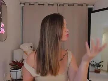 roxie_gates — GOAL: clap ass more oil [776 tokens remaining] Make Me Wet  Lovense Toy ON!! #latina #anal #bigass #cum #squirt