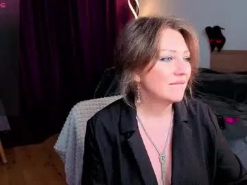 sirena_fly — GOAL: lick fingers [99 tokens remaining] Welcome to my room! #milf #mature #anal #natural #new