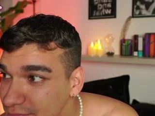 aalan_jamess on Flirt4Free 