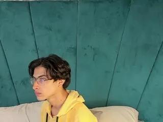 aaron_ez on Flirt4Free 
