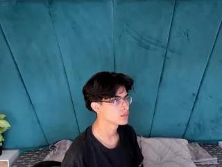 aaron_ez on Flirt4Free 
