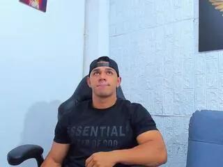 aaron_velour on Flirt4Free 