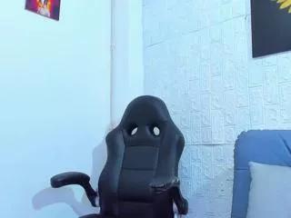 aaron_velour on Flirt4Free 