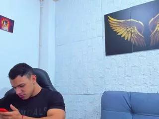 aaron_velour on Flirt4Free 