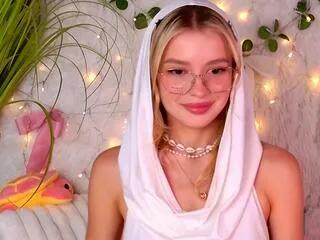 lily_rooney on Flirt4Free 
