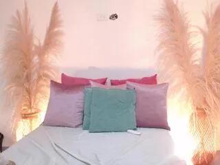 lucy_minds on Flirt4Free