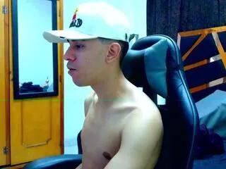 miick_johnson on Flirt4Free 