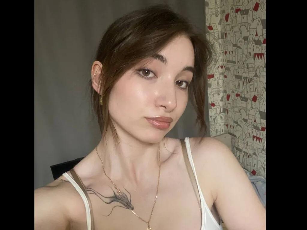 AdelinaBlis on LiveJasmin