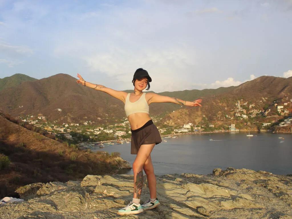 ArianaWhitaker on LiveJasmin
