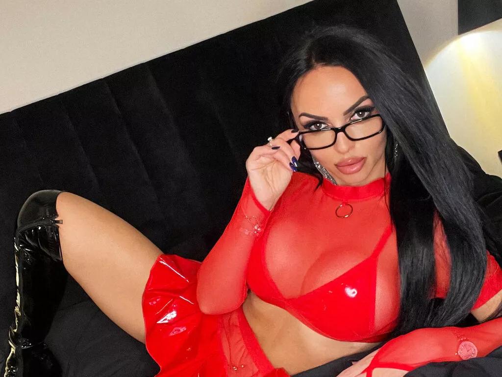 EmilyMae on LiveJasmin