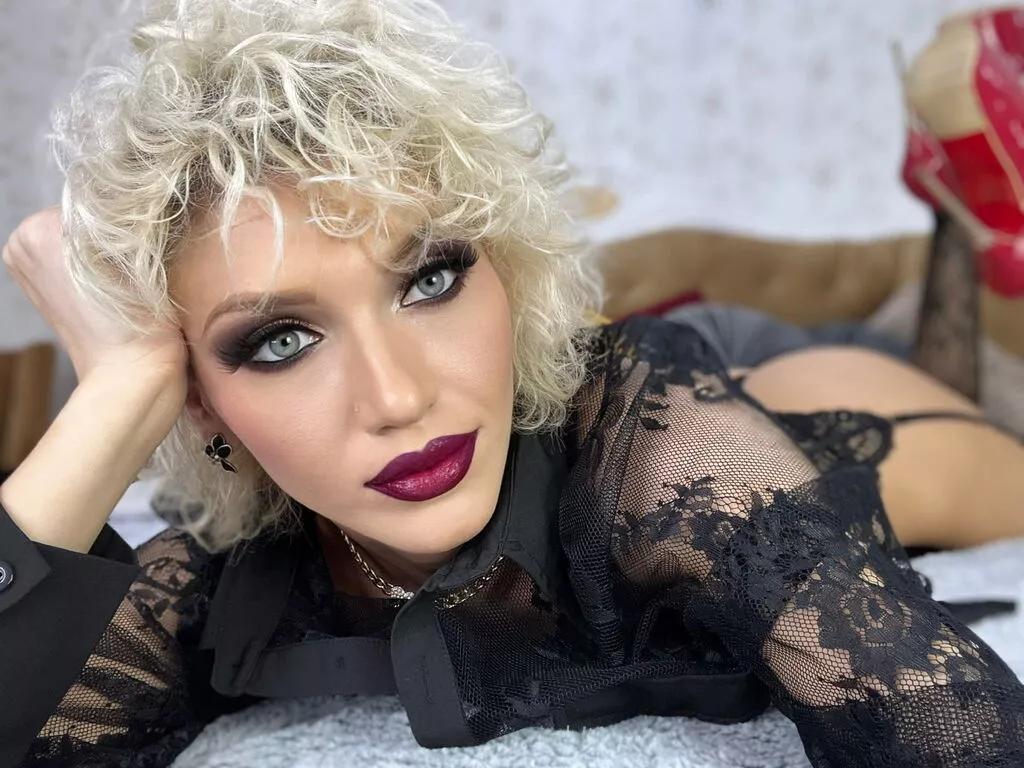 EmmaAmstrong on LiveJasmin