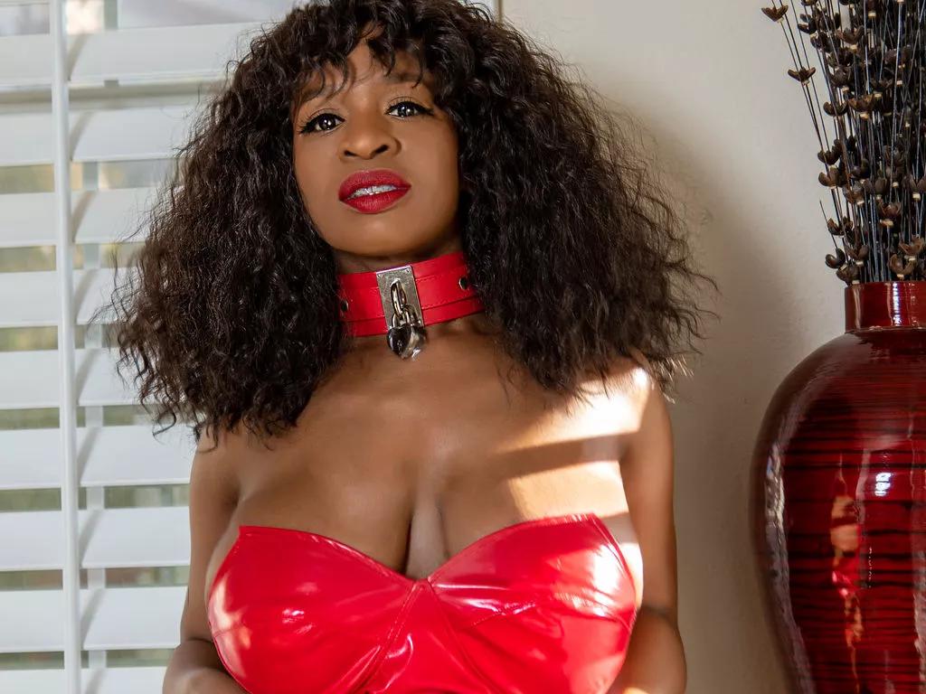 NylaStorm on LiveJasmin