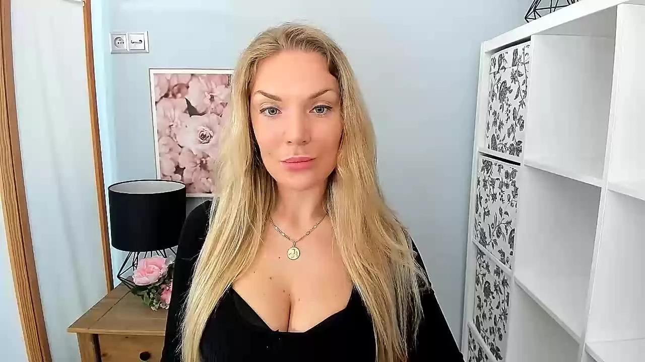 AulloraAmazing on Streamray 