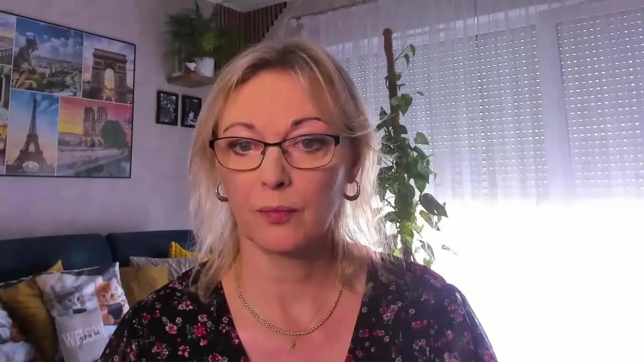 LUXvanessa on Streamray
