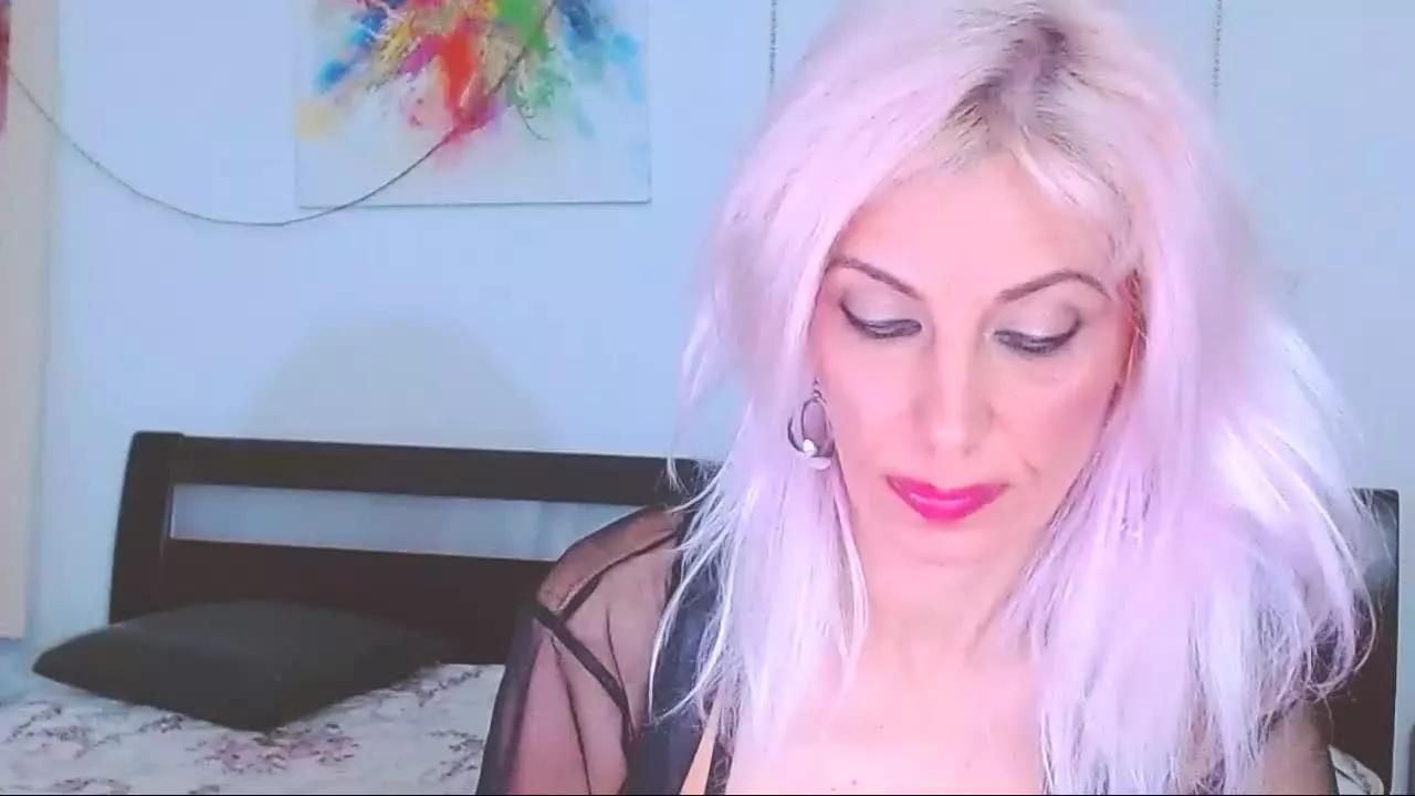 MissLaraHoney on Streamray 