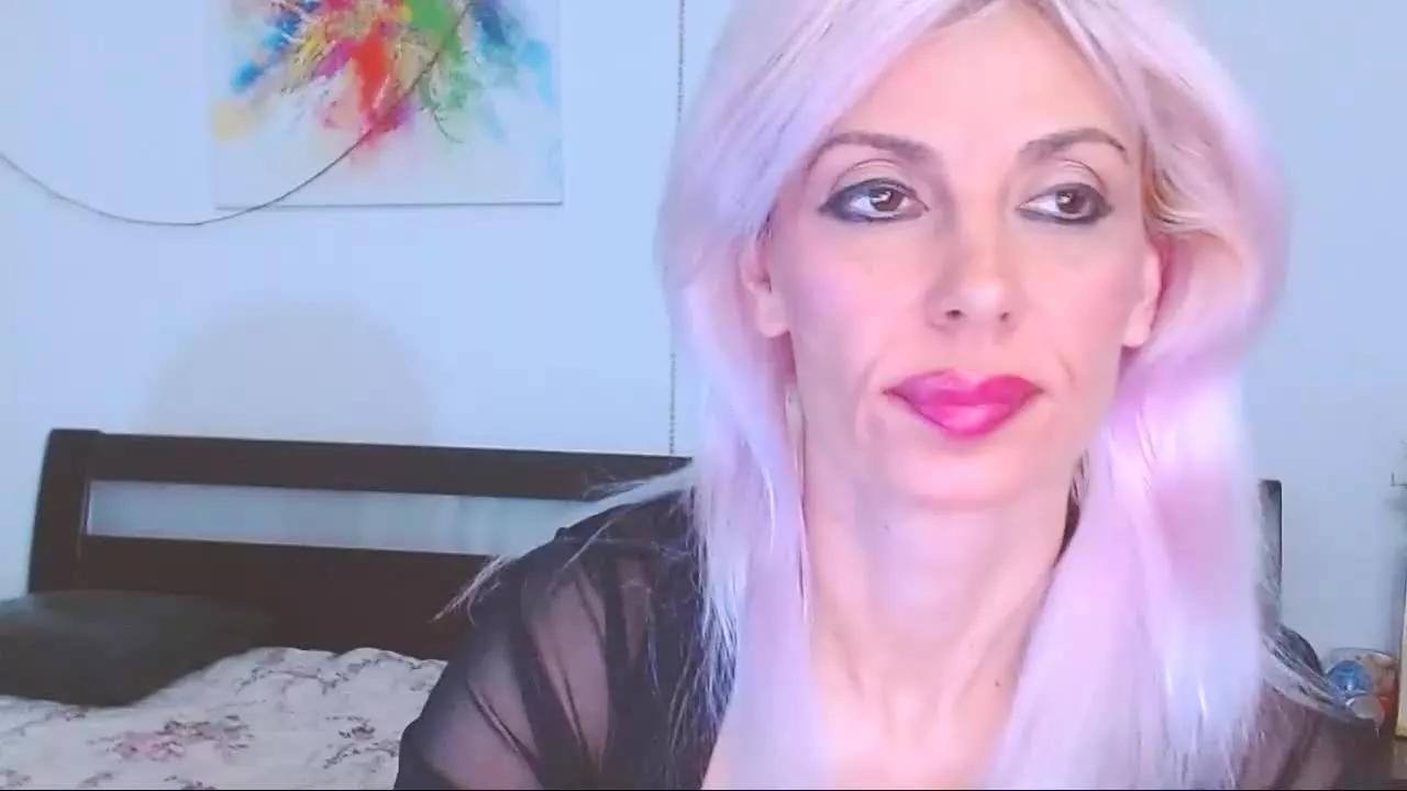 MissLaraHoney on Streamray 