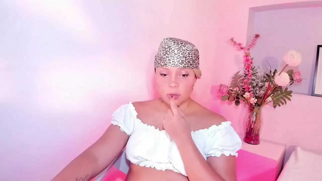 mollylogan01 on Streamray 