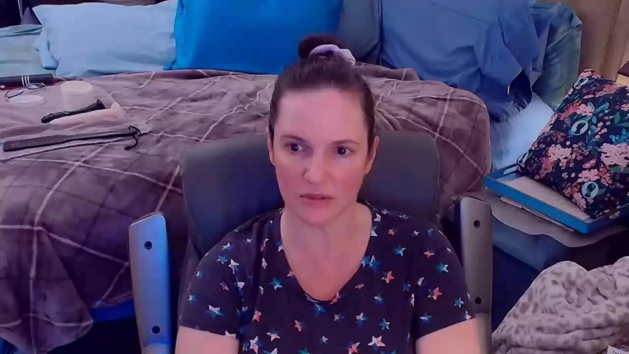 NinaJ on Streamray 