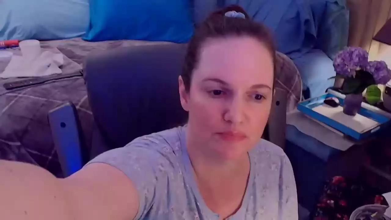 NinaJ on Streamray 