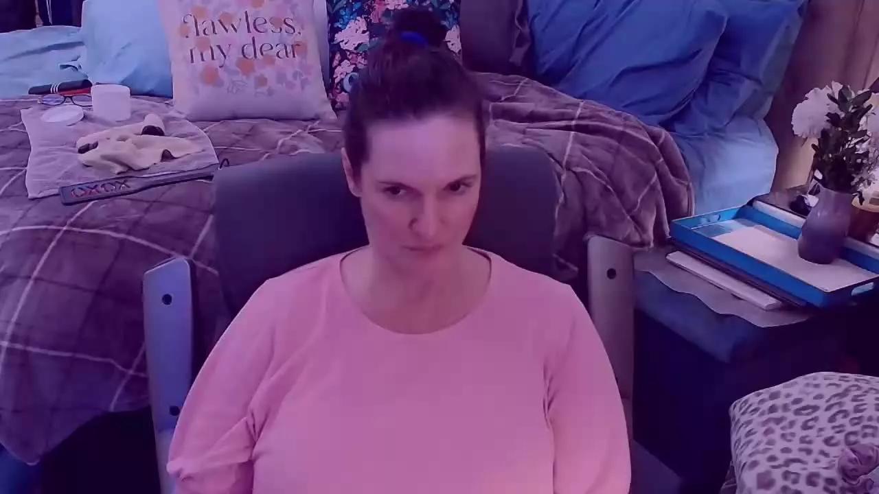 NinaJ on Streamray 