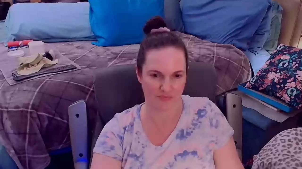 NinaJ on Streamray 