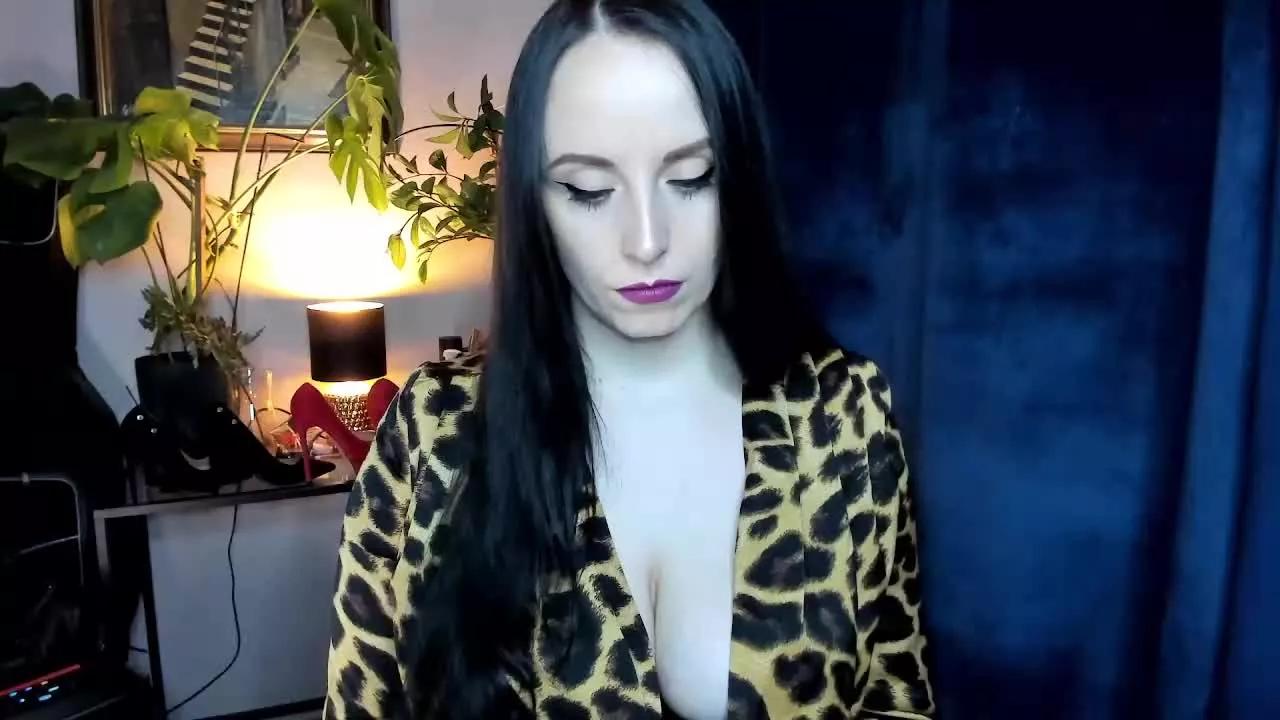 queenLeila on Streamray 