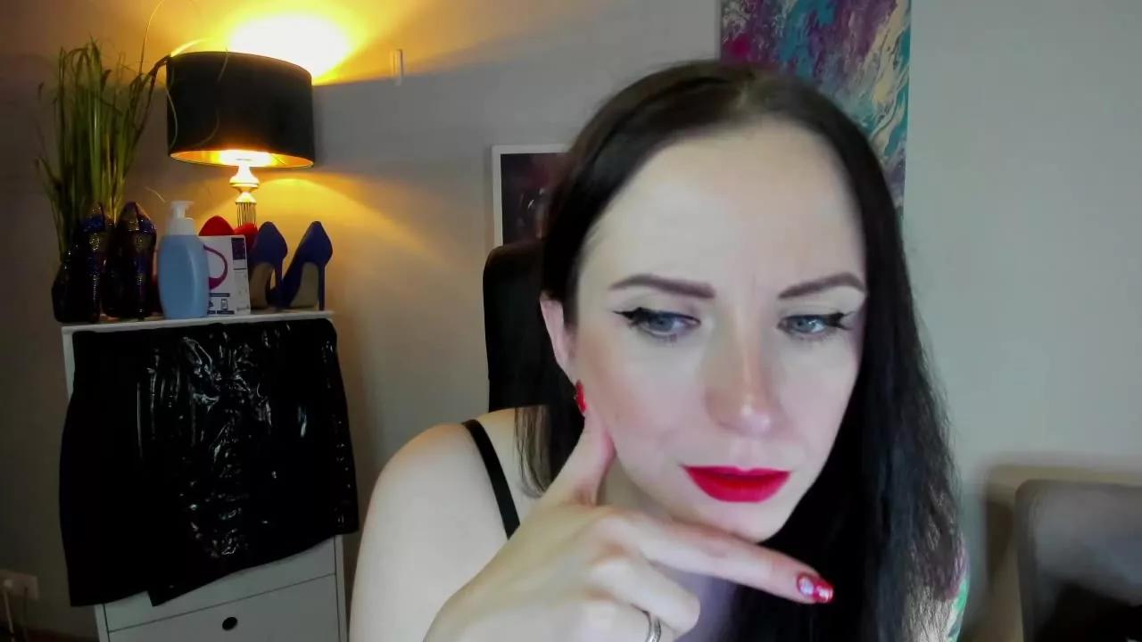 queenLeila on Streamray 